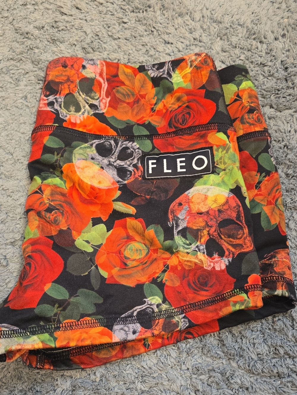Fleo Skull And ROSES SHORTS SZ L - Picture 2 of 4